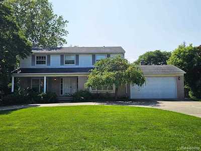 29035 Ramblewood Dr Farmington Hills, MI 48334