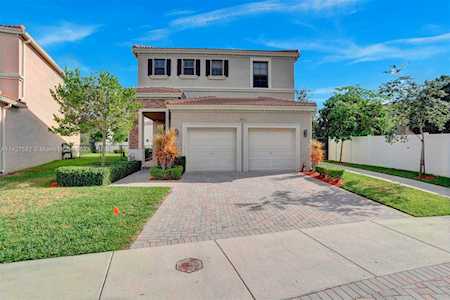 825 NE 191st Ter Miami, FL 33179