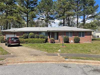 15 Edith Key St Hampton, VA 23666