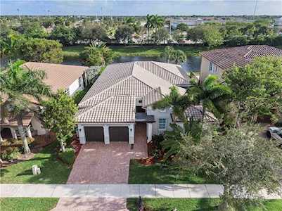 10980 NW 78th Pl Parkland, FL 33076