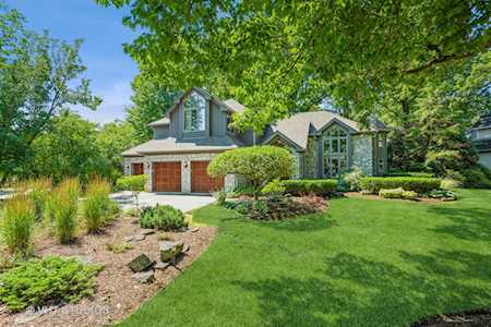 1374 Tall Oaks Dr Carol Stream, IL 60188