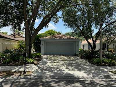 3730 NW 19th St Coconut Creek, FL 33066