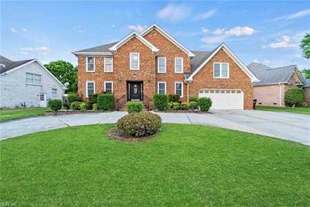 637 Hidden Falls Ln Chesapeake, VA 23320