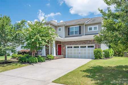 127 Rougemont Ln Mooresville, NC 28115