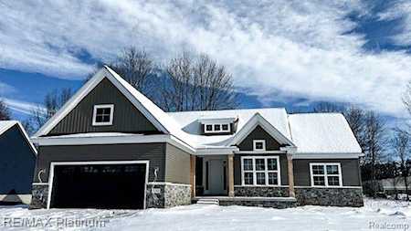 50 Candlelight Court Brighton Twp, MI 48114
