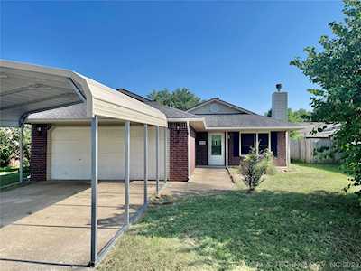 9492 E Sprucewood Dr Claremore, OK 74019