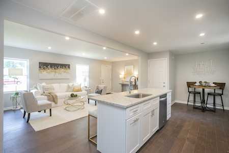2966 Anderson Rd Nashville, TN 37217