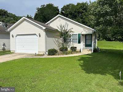 198 N Planters Ln Dover, DE 19901