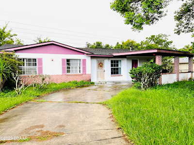 1661 Stocking Street Daytona Beach, FL 32117