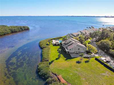 8 Tidy Island Blvd Bradenton, FL 34210