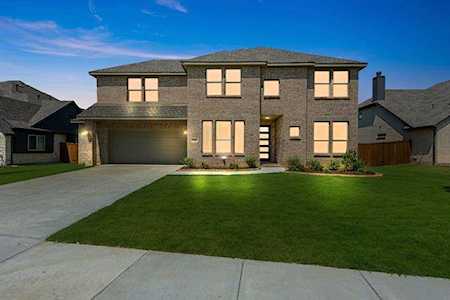 1046 Elmwood Drive Justin, TX 76247