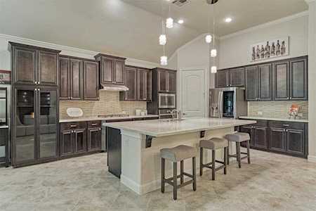 15 S Sandbells Park Ln Montgomery, TX 77316