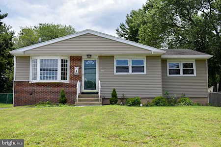 128 Greentree Rd Blackwood, NJ 08012