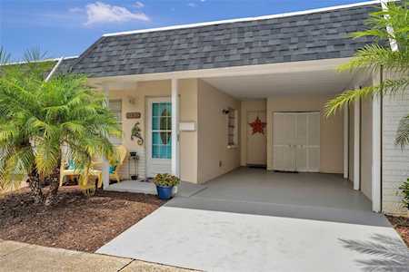 206 Sky Loch Dr E Dunedin, FL 34698