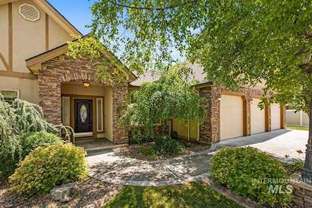 1054 N Crystal Cove Ave Meridian, ID 83642