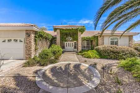7500 Crystal Cave Dr Las Vegas, NV 89117