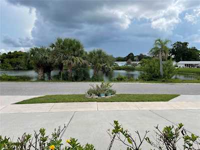 1651 Plum Tree Rd Holiday, FL 34690