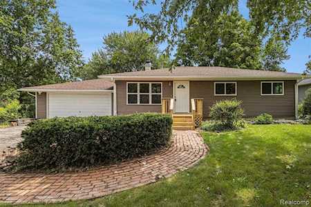 24778 Glenda St Novi, MI 48375