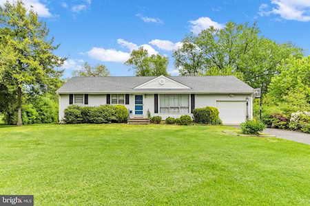 101 Hillside Dr Robbinsville, NJ 08691