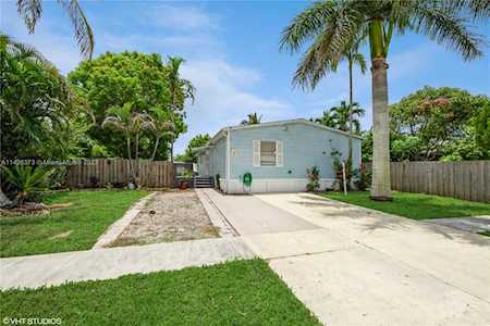10469 S 228th Ln Boca Raton, FL 33428