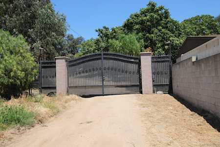 27861 Valley Center Rd Valley Center, CA 92082