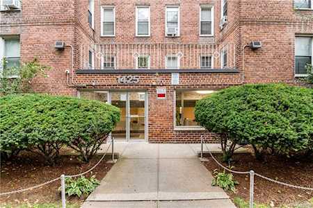 1425 Thieriot Ave #6K Bronx, NY 10460