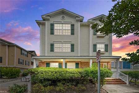 305 26th St Virginia Beach, VA 23451