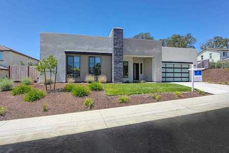 2748 Nisenan Valley Drive Lincoln, CA 95648