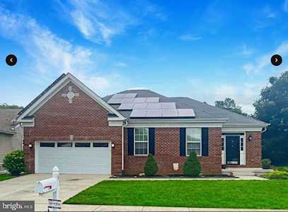 13 Michael Rd Sicklerville, NJ 08081