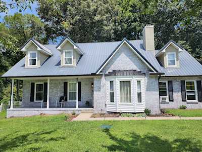 3426 Clearwater Dr Clarksville, TN 37042