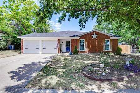304 Springwillow Road Burleson, TX 76028
