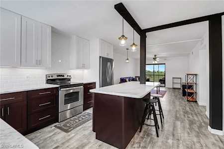 2121 Collier Ave #404 Fort Myers, FL 33901