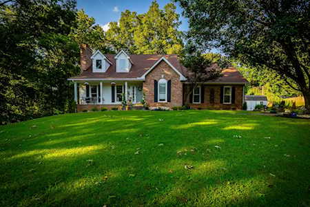 1731 Creekview Ct Adams, TN 37010
