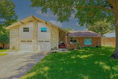 107 Woods Drive Arlington, TX 76010