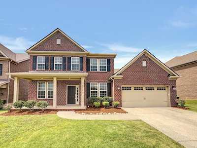 5018 Napoli Dr Mount Juliet, TN 37122