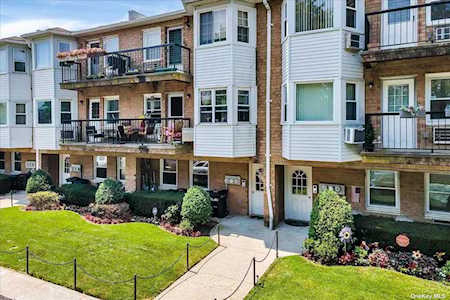 133-18 87th St #14A Ozone Park, NY 11417
