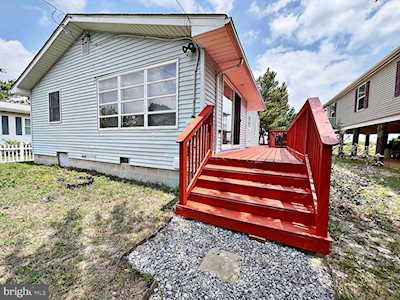 33 S Bayshore Dr Frederica, DE 19946
