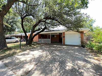 2804 Goldenrod Avenue Fort Worth, TX 76111