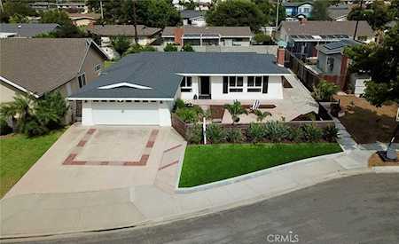2976 Teakwood Place Costa Mesa, CA 92626