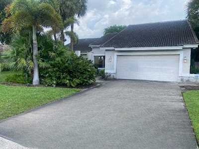 701 SW 34th Avenue Boynton Beach, FL 33435