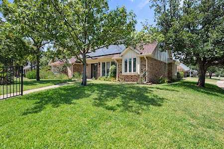 1614 Hilltop Lane Pantego, TX 76013