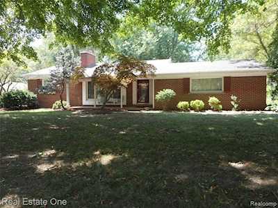 29041 Aranel St Farmington Hills, MI 48334