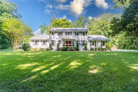1371 Little Neck Rd Virginia Beach, VA 23452