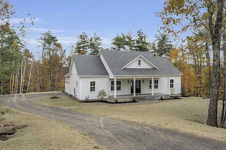 25 High Range Dr New Ipswich, NH 03071