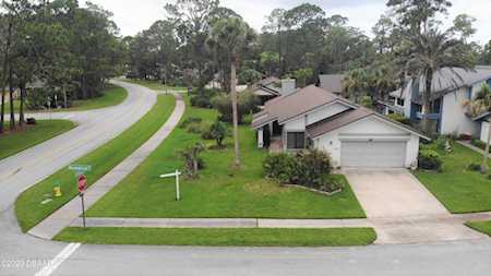 100 Meadowbrook Circle Daytona Beach, FL 32114
