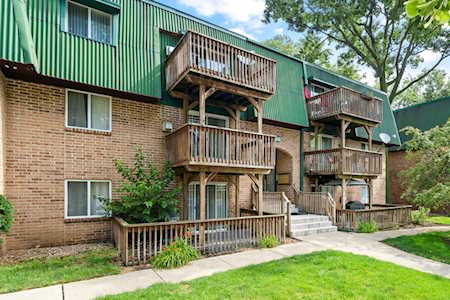 1980 Tall Oaks Dr #2B Aurora, IL 60505