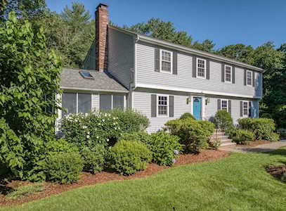 22 Cot Hill Rd Bedford, MA 01730