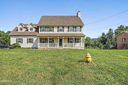 1120 Cattlemans Dr Lenoir City, TN 37772