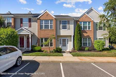 31 Heathrow Ct #7 Freehold, NJ 07728
