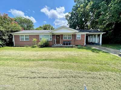 808 Bell Ave Lenoir City, TN 37771